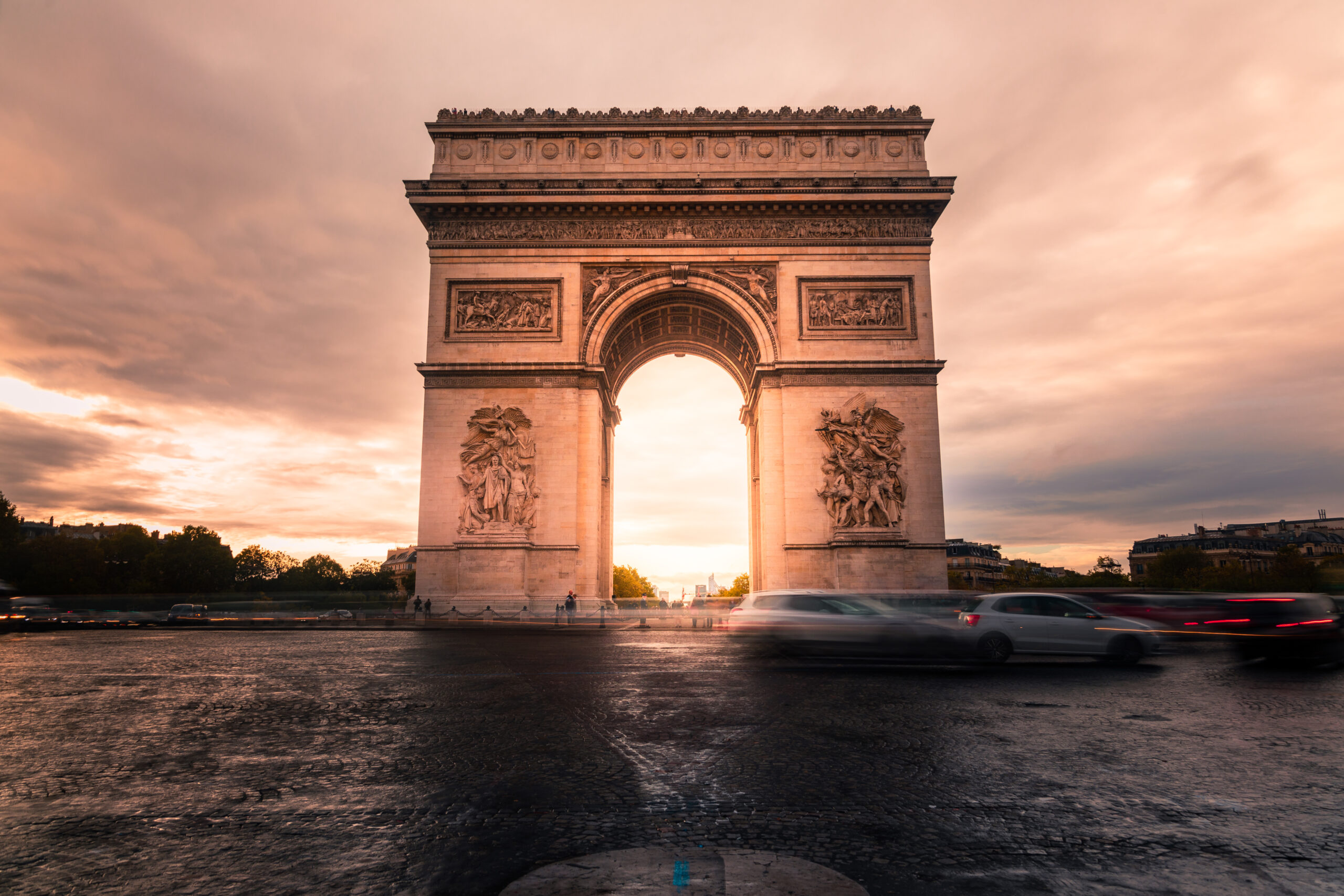 arc-de-triomphe-city-center-paris